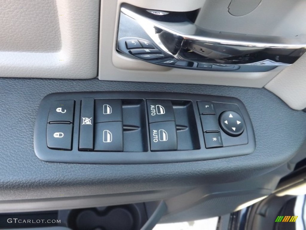 2012 Ram 3500 HD SLT Crew Cab 4x4 - True Blue Pearl / Dark Slate/Medium Graystone photo #16