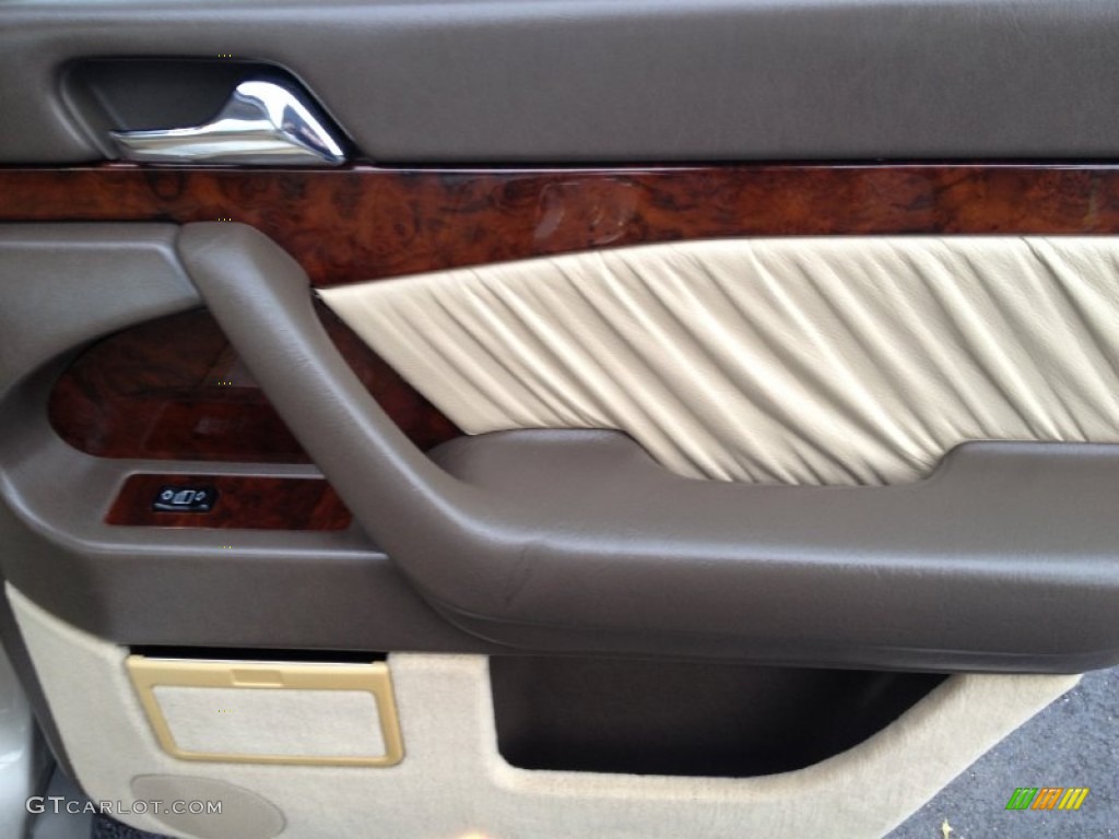 1996 Mercedes-Benz S 320 Short Wheelbase Sedan Parchment Door Panel Photo #75292905