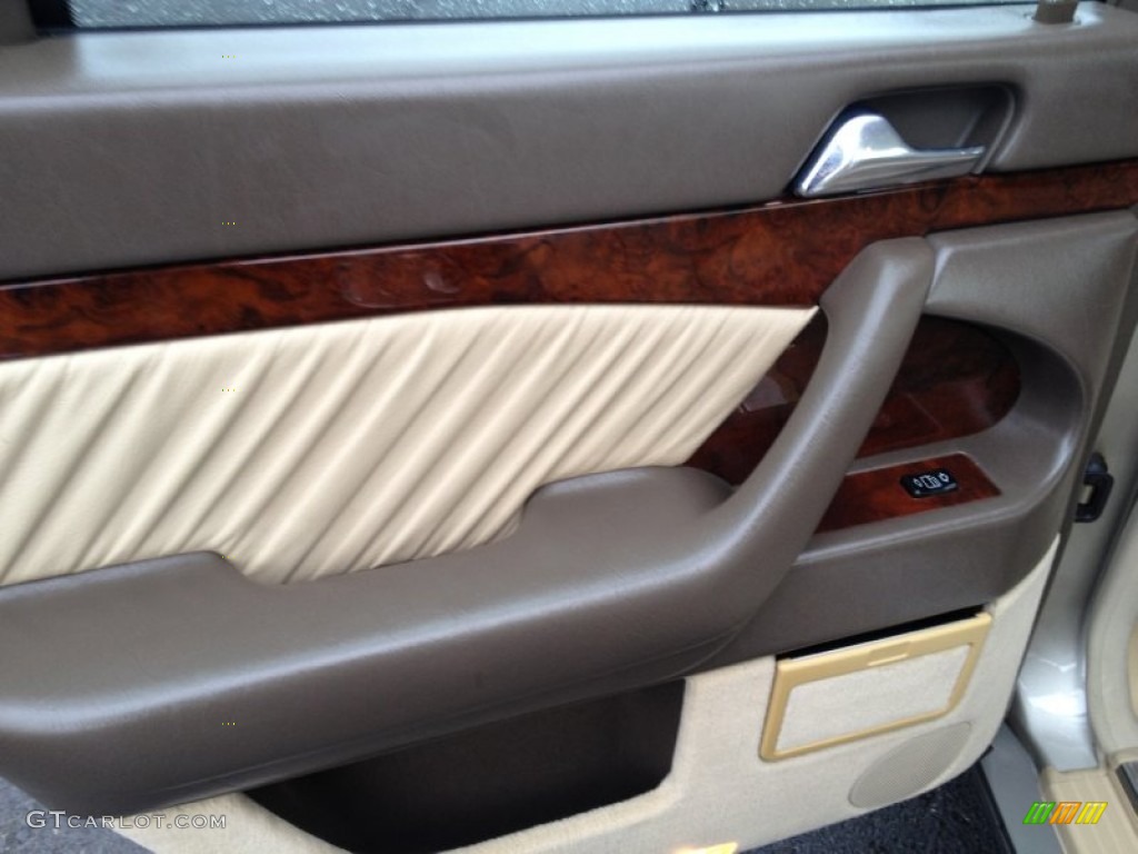 1996 Mercedes-Benz S 320 Short Wheelbase Sedan Parchment Door Panel Photo #75293077