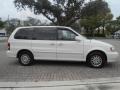 2003 Clear White Kia Sedona LX  photo #3