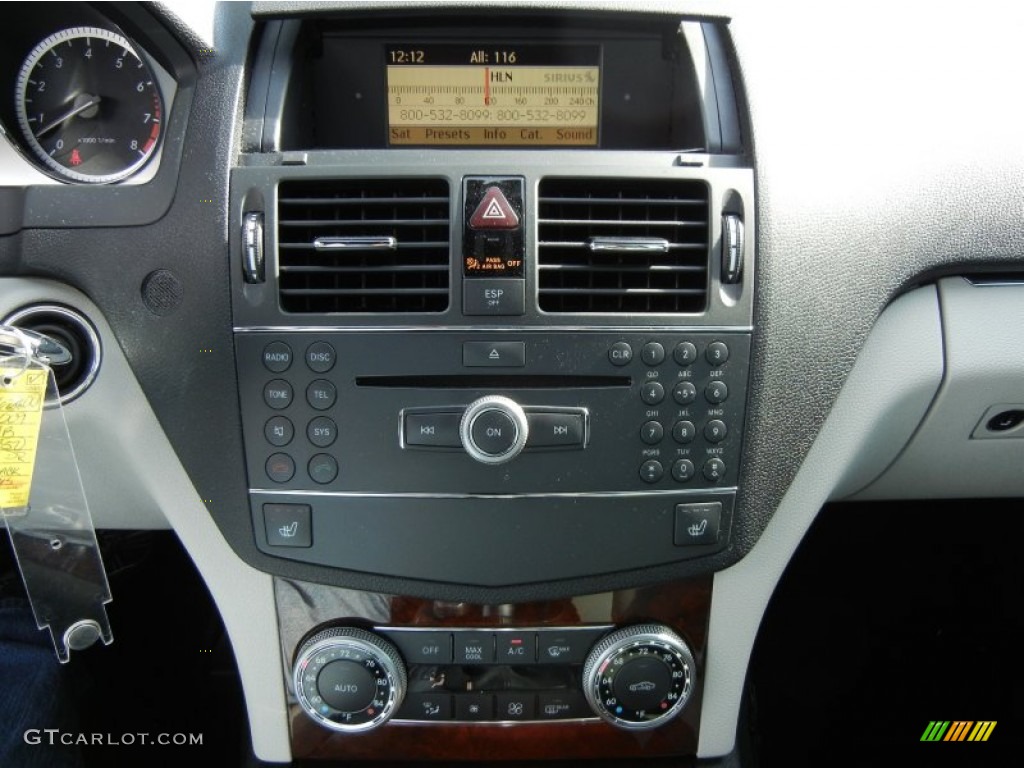 2009 Mercedes-Benz C 350 Sport Controls Photos