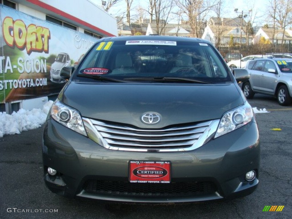 2011 Sienna Limited AWD - South Pacific Blue Pearl / Light Gray photo #2