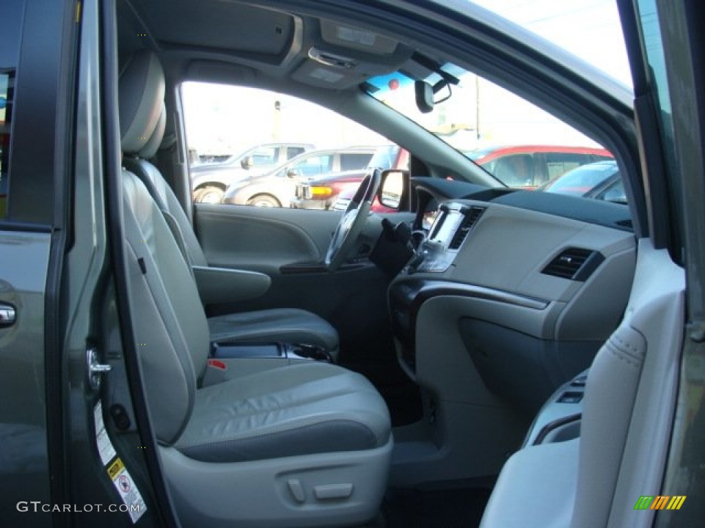 2011 Sienna Limited AWD - South Pacific Blue Pearl / Light Gray photo #8