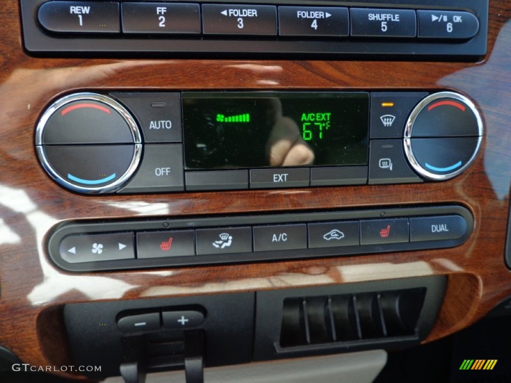 2009 Ford F250 Super Duty Cabelas Edition Crew Cab 4x4 Controls Photo #75300715