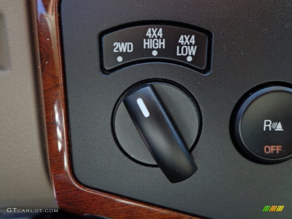 2009 Ford F250 Super Duty Cabelas Edition Crew Cab 4x4 Controls Photo #75300727