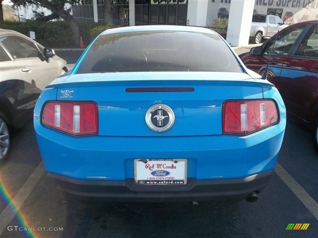 2010 Mustang V6 Coupe - Grabber Blue / Charcoal Black photo #3