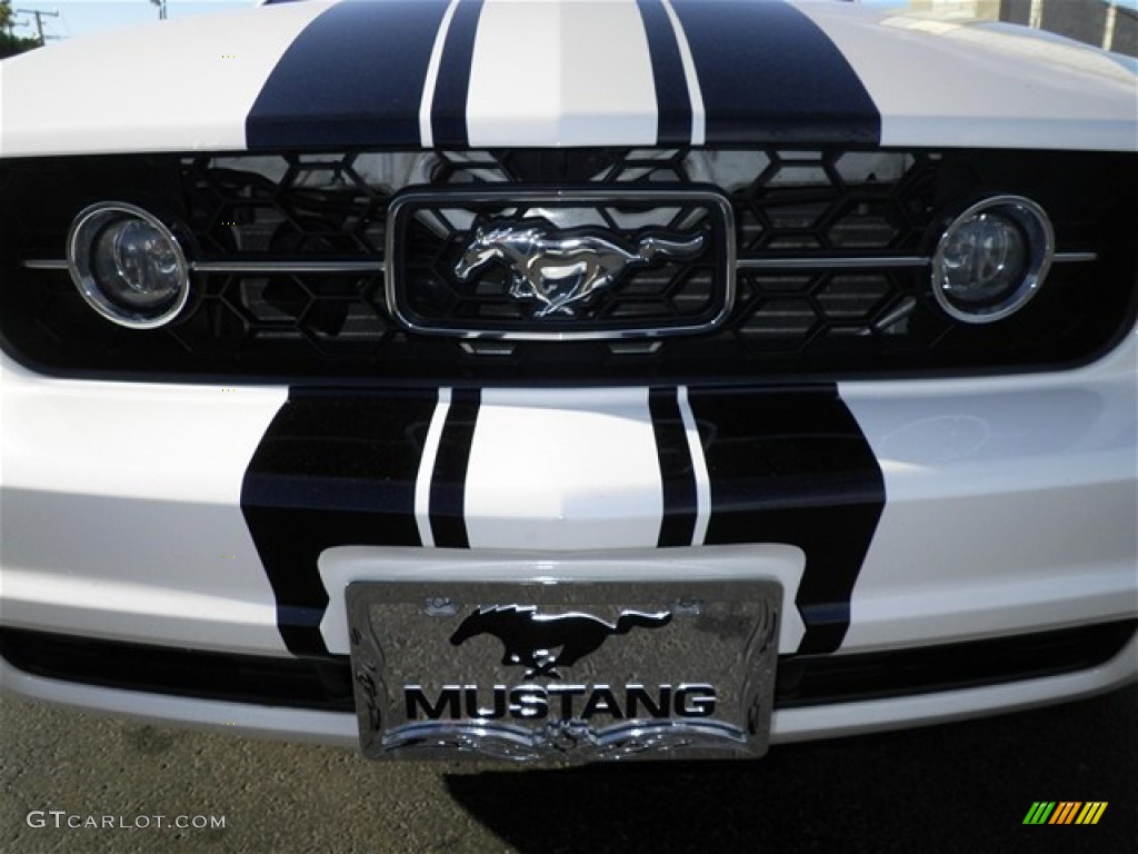 2006 Mustang V6 Premium Convertible - Performance White / Light Parchment photo #4