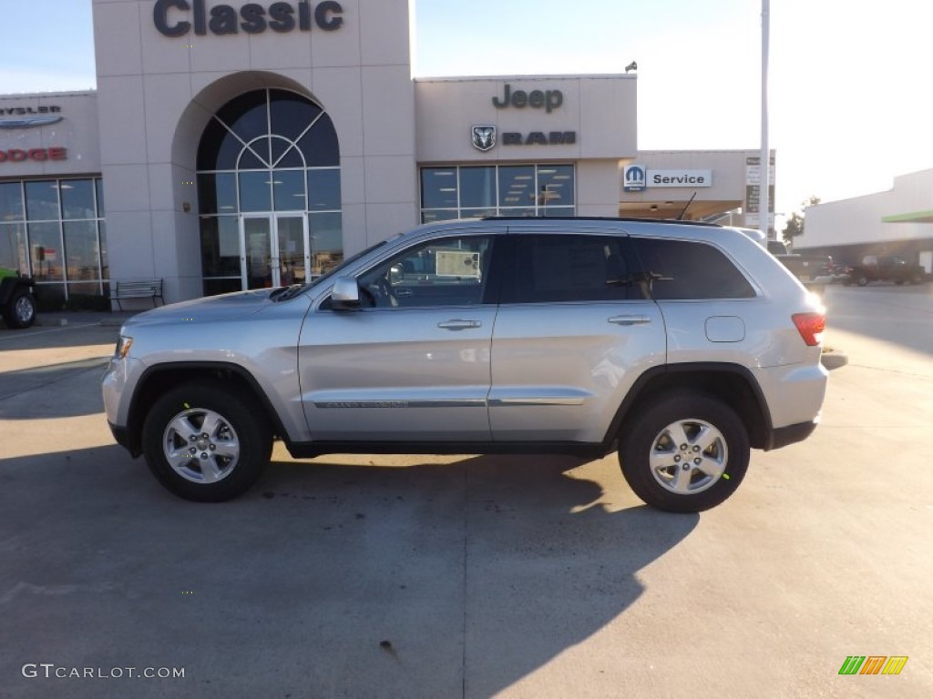 2013 Grand Cherokee Laredo - Bright Silver Metallic / Dark Graystone/Medium Graystone photo #2
