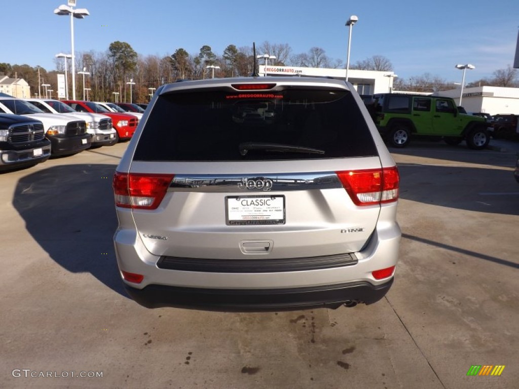 2013 Grand Cherokee Laredo - Bright Silver Metallic / Dark Graystone/Medium Graystone photo #4
