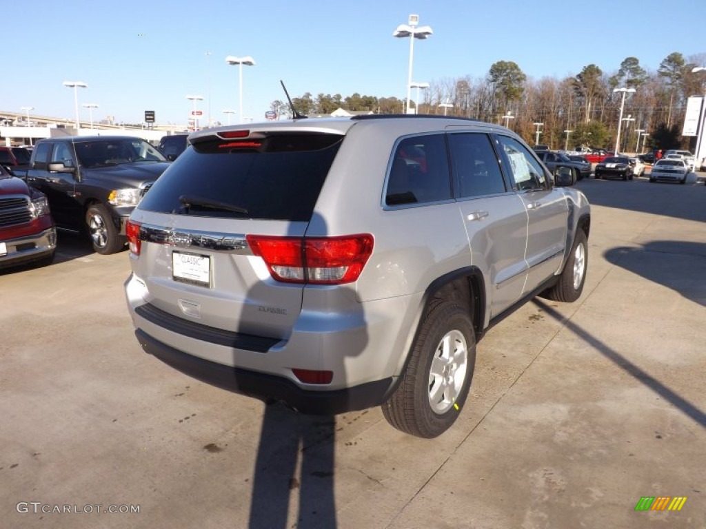 2013 Grand Cherokee Laredo - Bright Silver Metallic / Dark Graystone/Medium Graystone photo #5