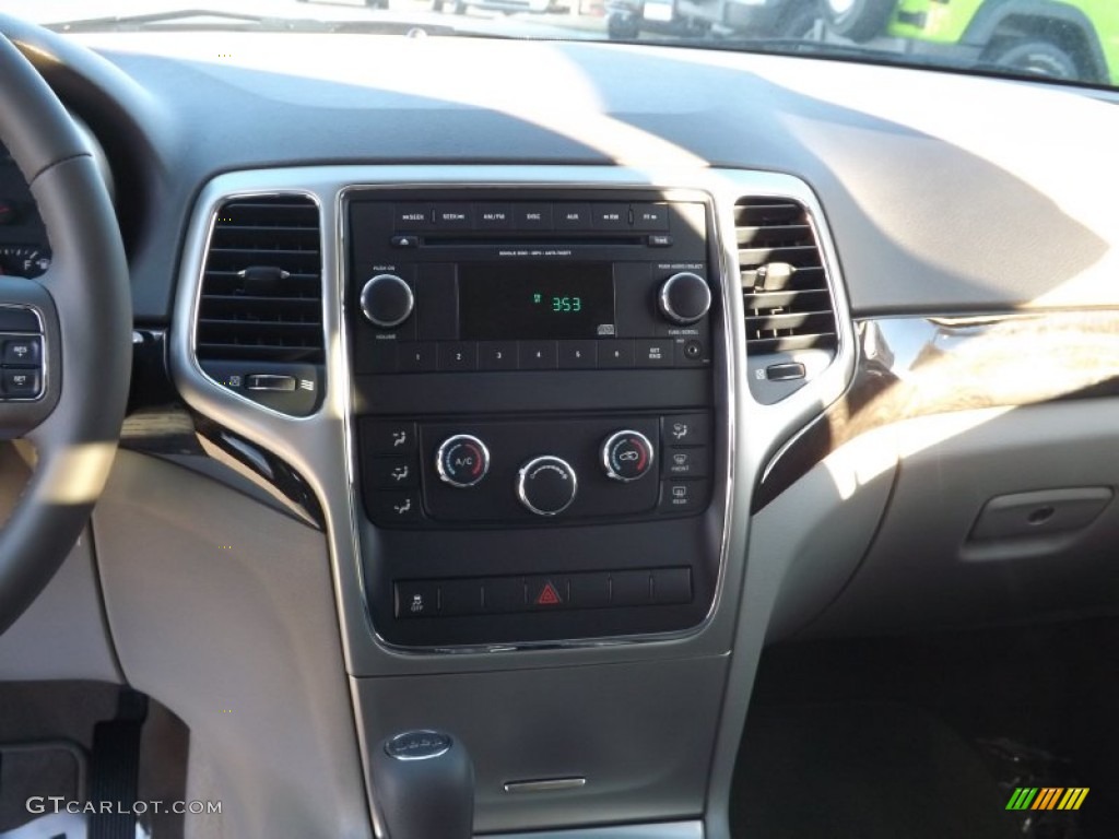 2013 Grand Cherokee Laredo - Bright Silver Metallic / Dark Graystone/Medium Graystone photo #9