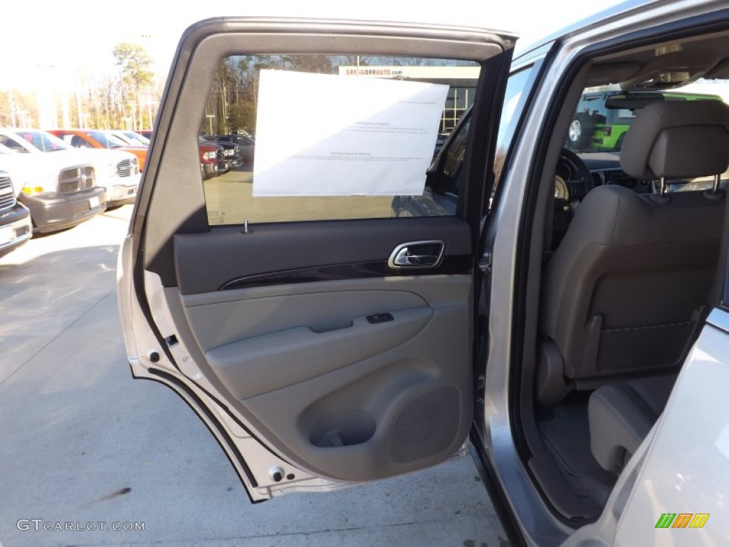 2013 Grand Cherokee Laredo - Bright Silver Metallic / Dark Graystone/Medium Graystone photo #15