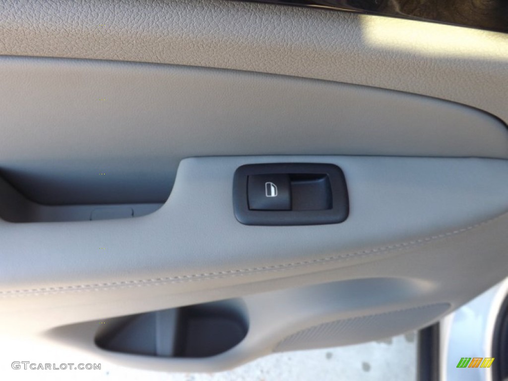 2013 Grand Cherokee Laredo - Bright Silver Metallic / Dark Graystone/Medium Graystone photo #16