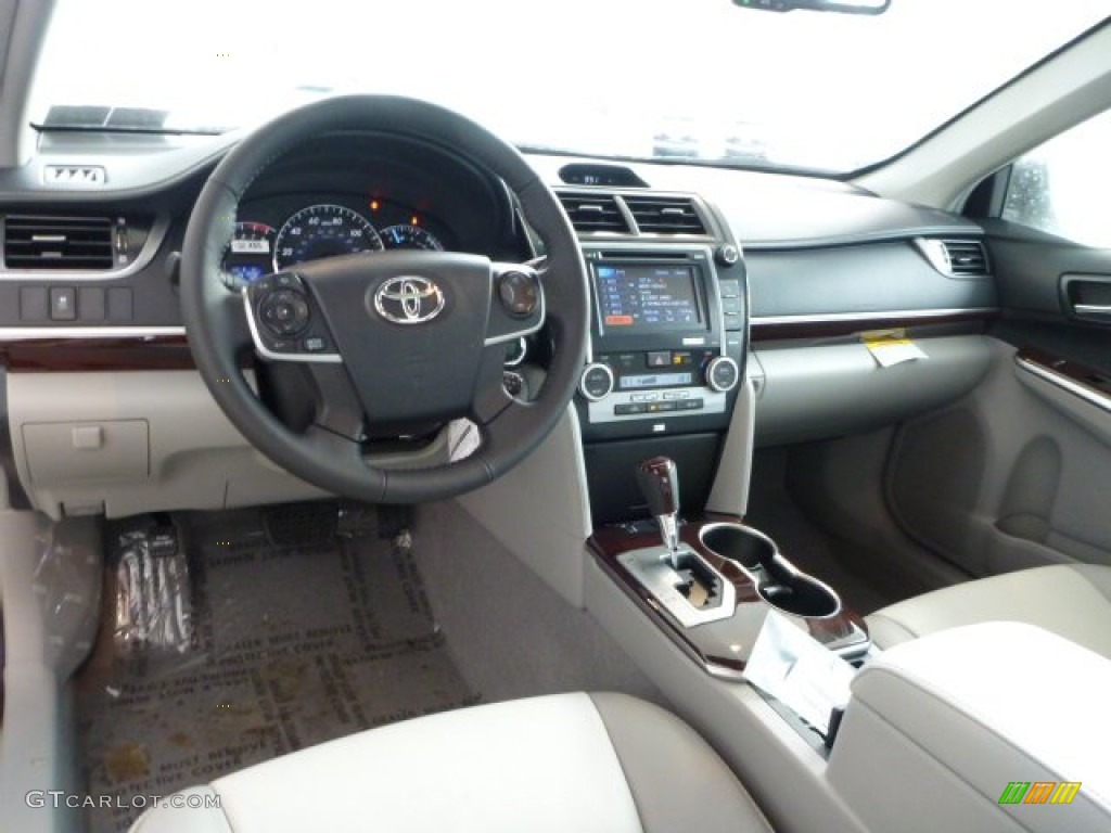 Ash Interior 2013 Toyota Camry XLE Photo #75308133