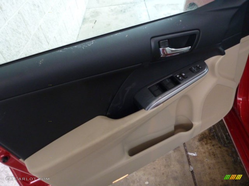 2013 Toyota Camry Hybrid LE Door Panel Photos