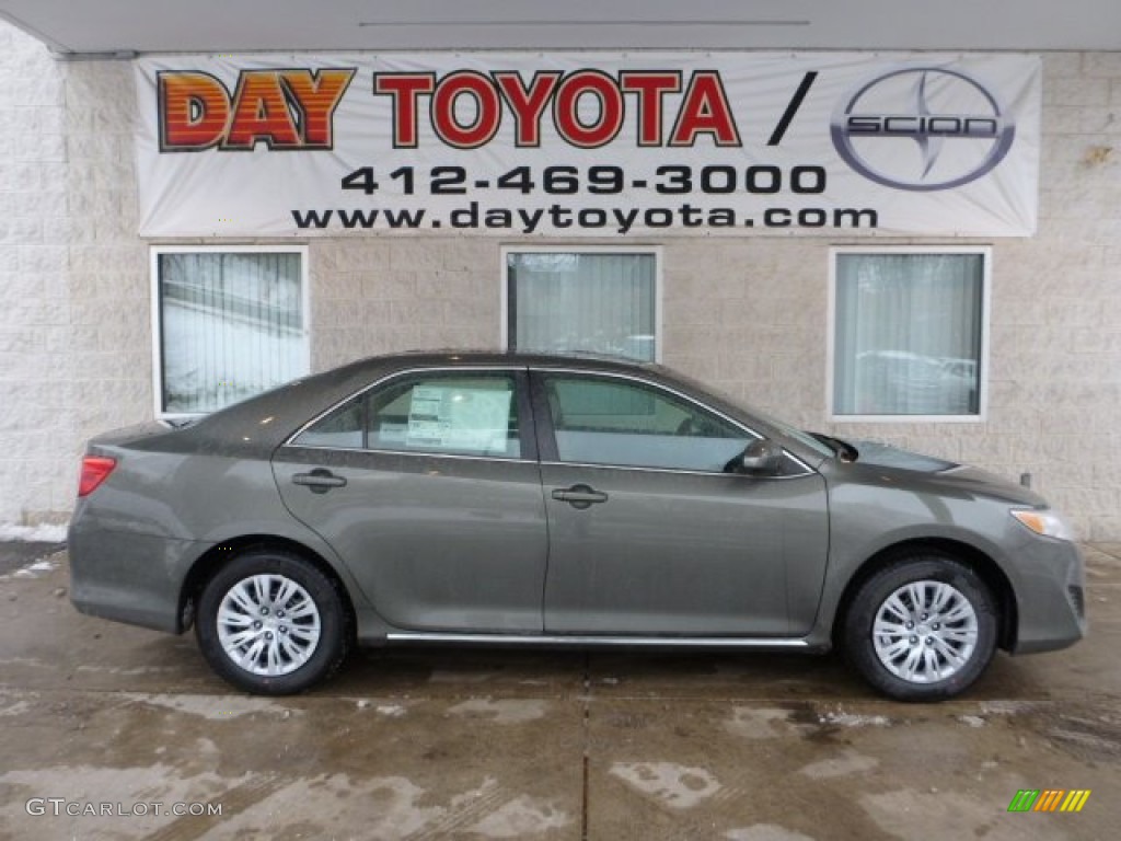 2013 Camry LE - Cypress Green Metallic / Ivory photo #1