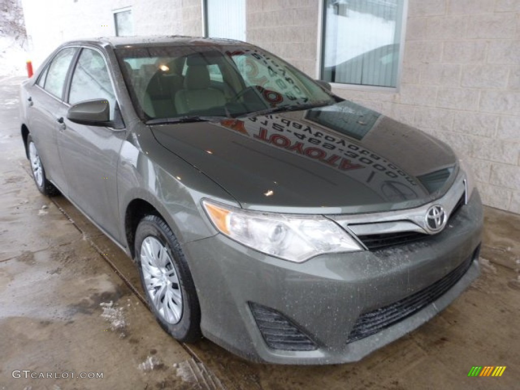 Cypress Green Metallic 2013 Toyota Camry LE Exterior Photo #75310395