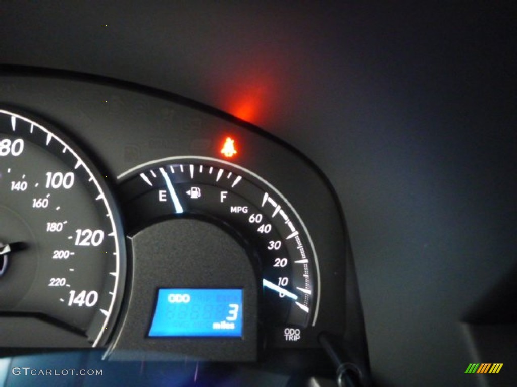 2013 Toyota Camry LE Gauges Photo #75310665