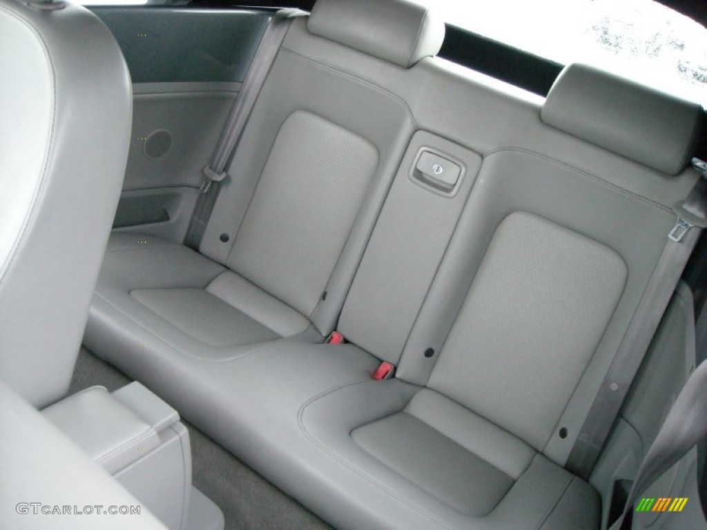 2004 Volkswagen New Beetle GLS 1.8T Convertible Rear Seat Photos
