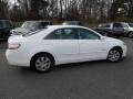 Super White - Camry Hybrid Photo No. 3