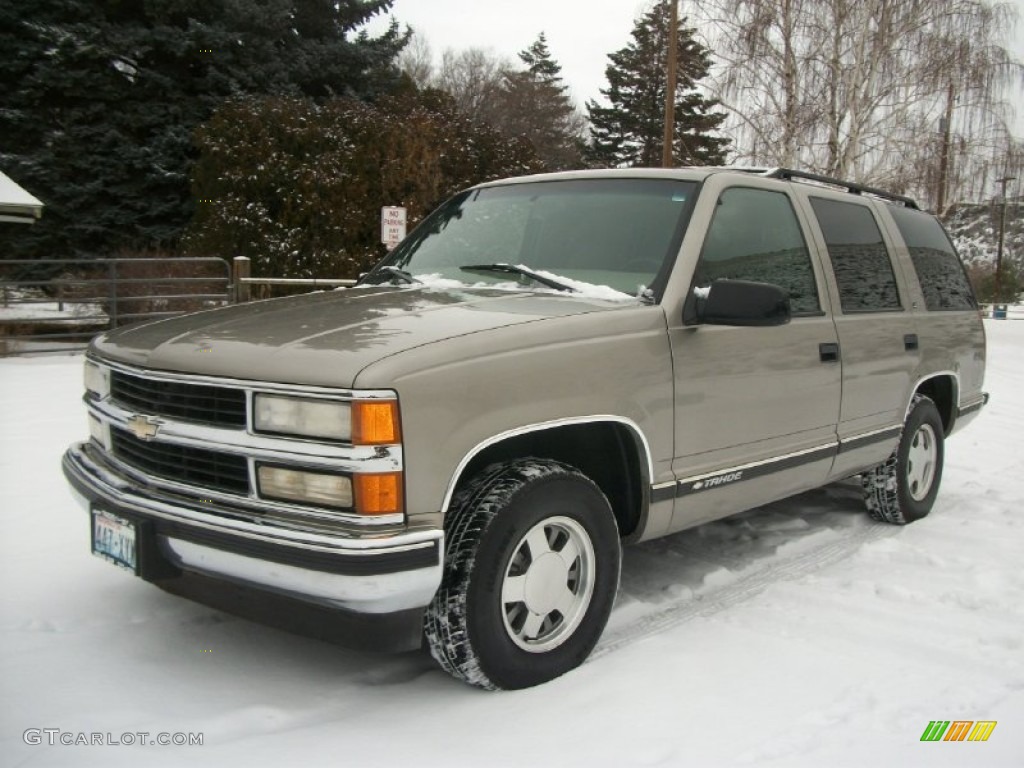 1999 Tahoe LS - Sunset Gold Metallic / Neutral photo #5
