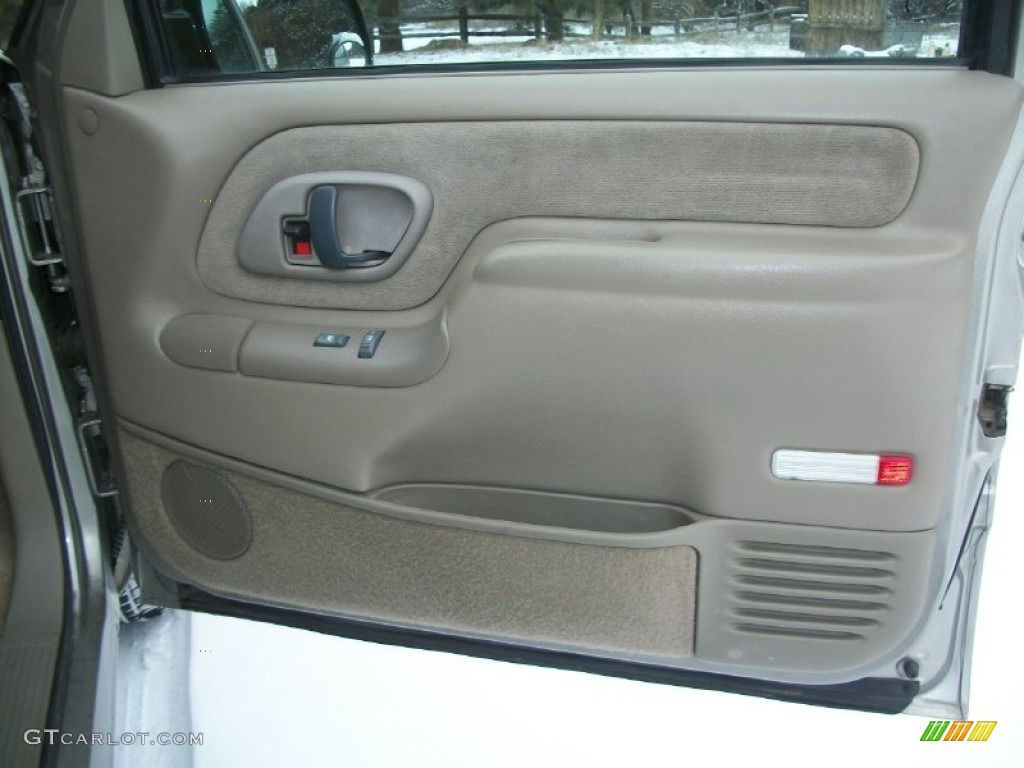 1999 Tahoe LS - Sunset Gold Metallic / Neutral photo #23