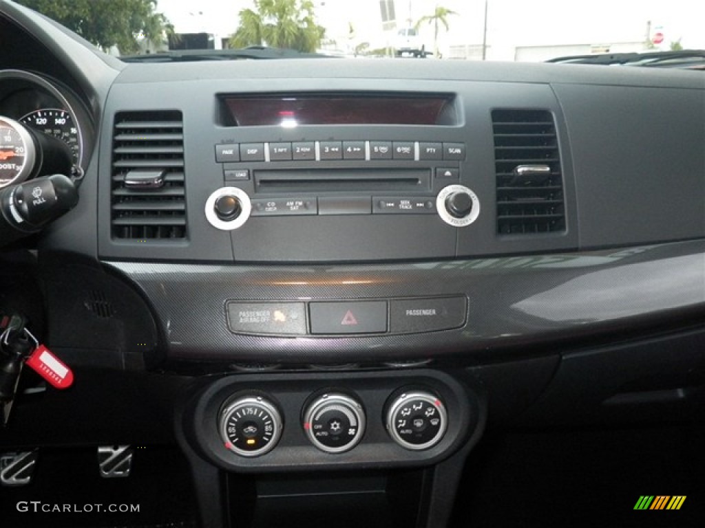 2008 Mitsubishi Lancer Evolution GSR Controls Photo #75317910