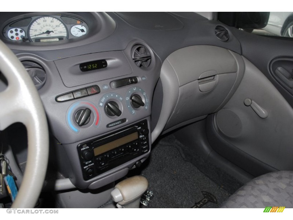2001 ECHO Sedan - Super White / Shadow Gray photo #15