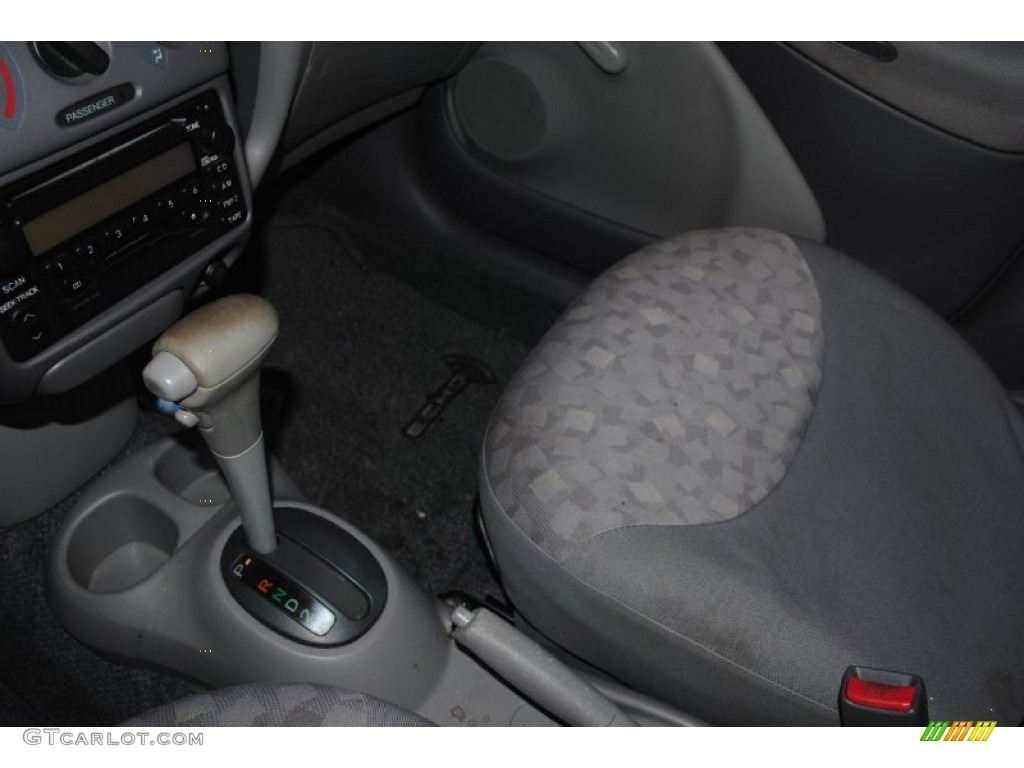 2001 ECHO Sedan - Super White / Shadow Gray photo #16