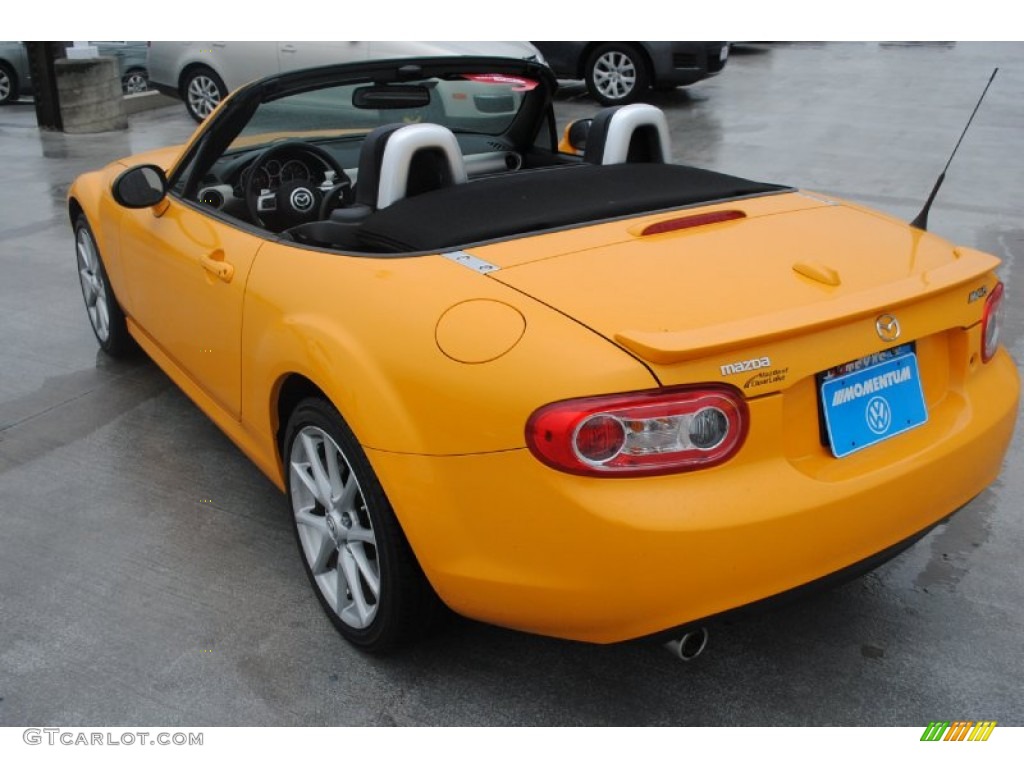 2009 MX-5 Miata Grand Touring Roadster - Competition Yellow / Black photo #7