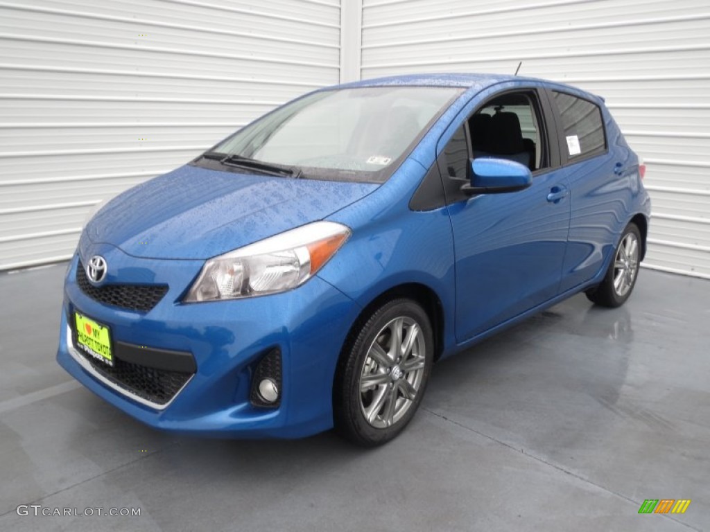 Blazing Blue Pearl 2013 Toyota Yaris SE 5 Door Exterior Photo #75329583