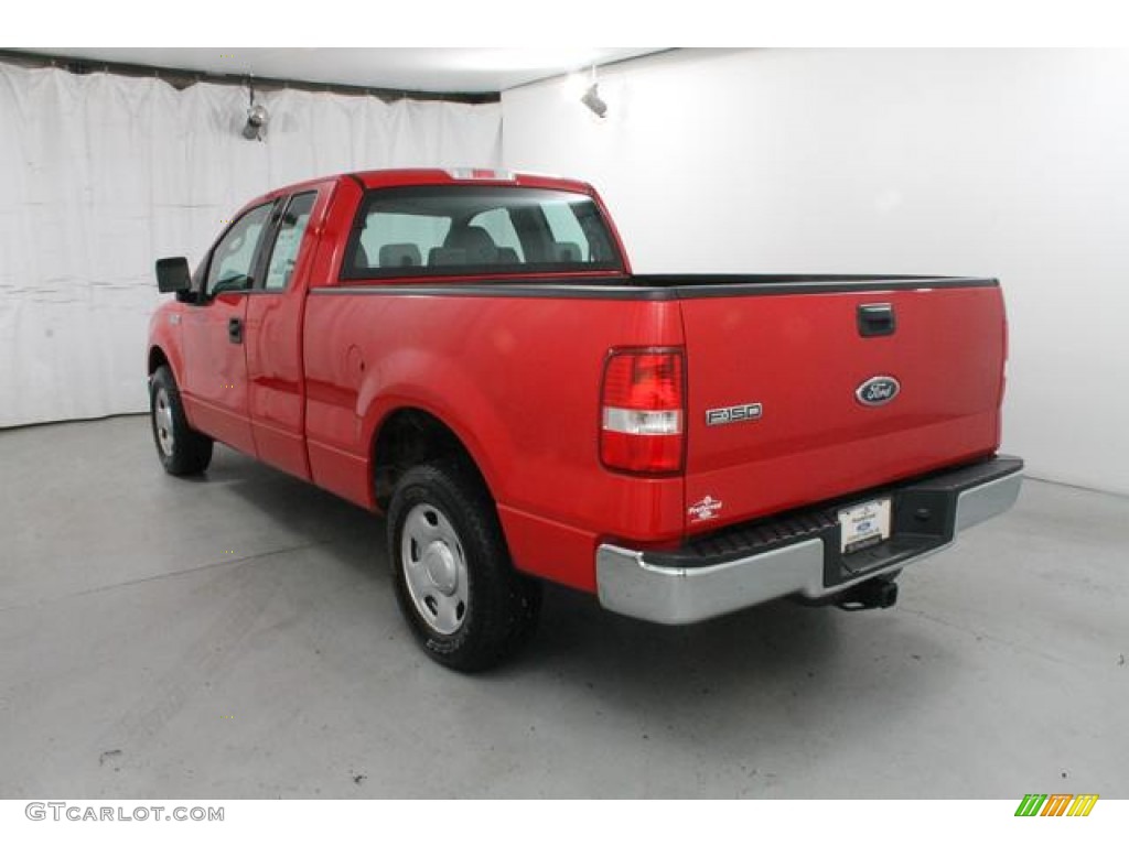 2004 F150 XL SuperCab - Bright Red / Medium/Dark Flint photo #9