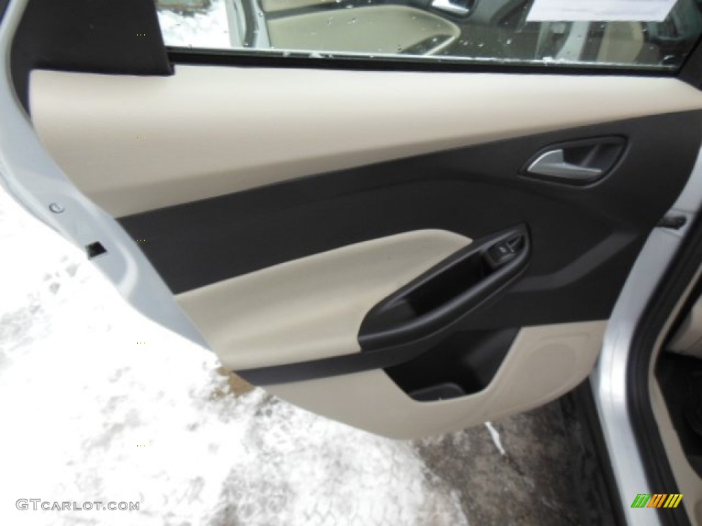 2012 Focus SEL 5-Door - Ingot Silver Metallic / Stone photo #14