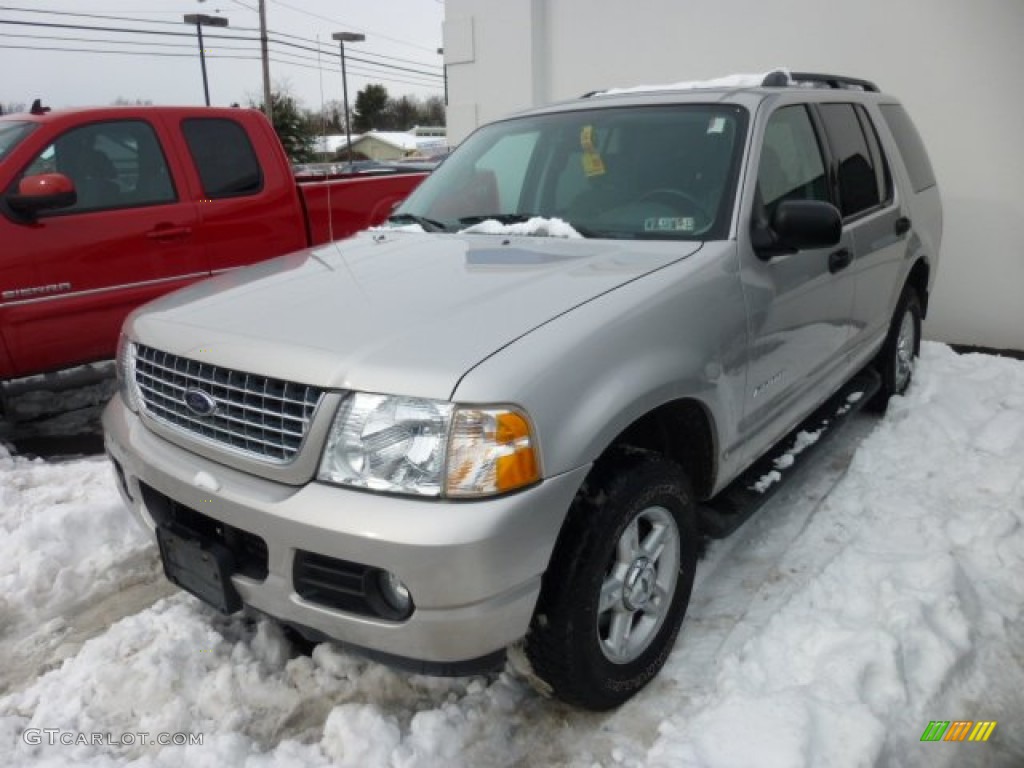 2004 Explorer XLT 4x4 - Silver Birch Metallic / Gray photo #3