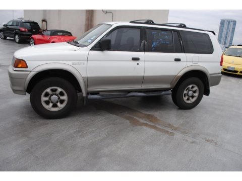 1999 Mitsubishi Montero Sport XLS Data, Info and Specs