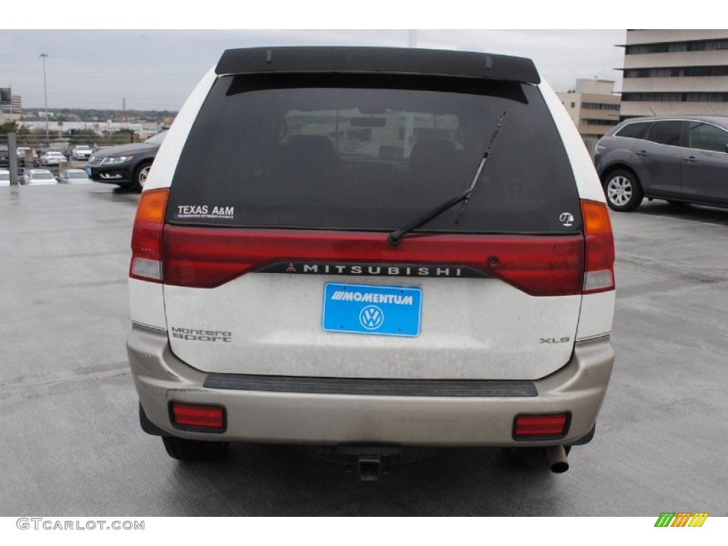 1999 Montero Sport XLS - Alpine White / Tan photo #9