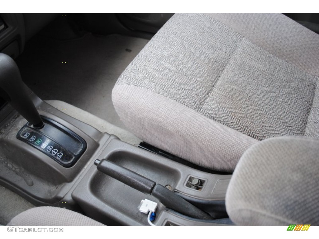 1999 Montero Sport XLS - Alpine White / Tan photo #22