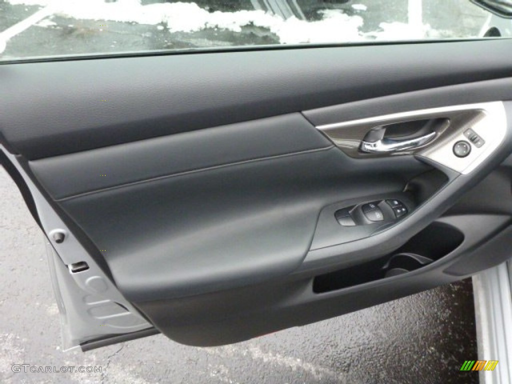 2013 Nissan Altima 2.5 SL Door Panel Photos