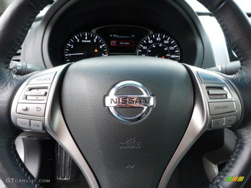 2013 Nissan Altima 2.5 SL Steering Wheel Photos