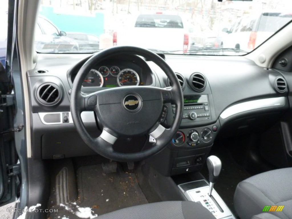 2010 Aveo LT Sedan - Wintergreen / Charcoal photo #6