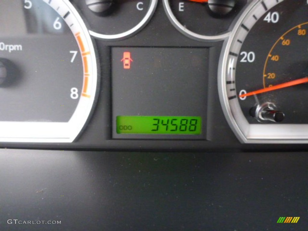 2010 Aveo LT Sedan - Wintergreen / Charcoal photo #9