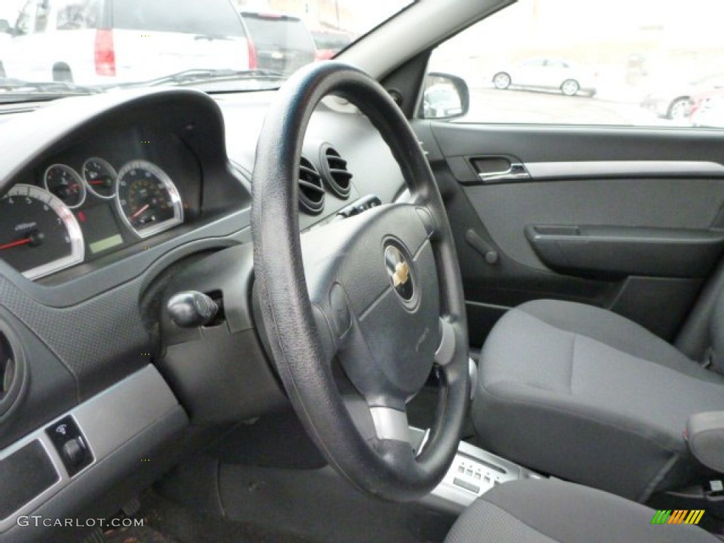 2010 Aveo LT Sedan - Wintergreen / Charcoal photo #18