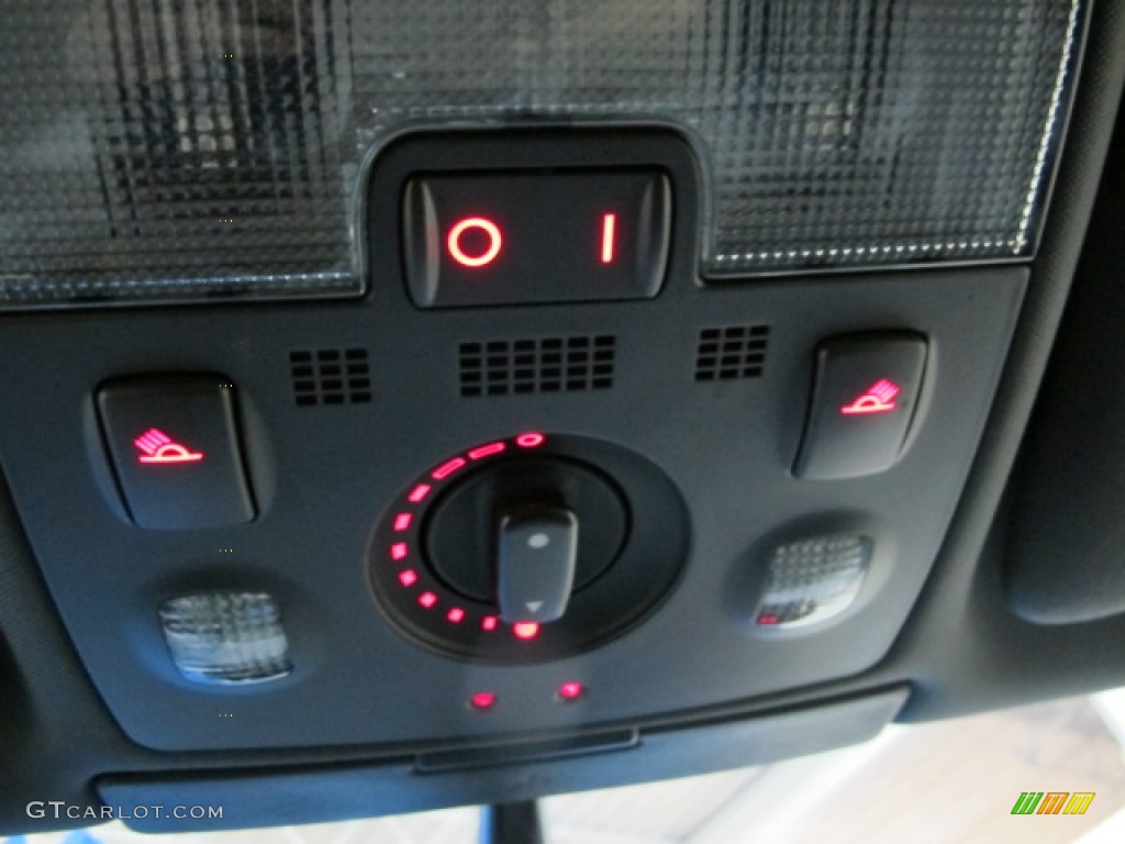 2007 Audi RS4 4.2 quattro Sedan Controls Photo #75346711