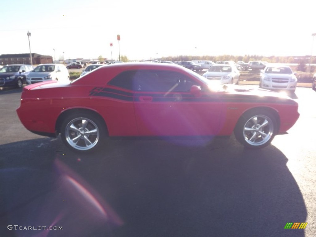 2010 Challenger R/T Classic - TorRed / Dark Slate Gray photo #4