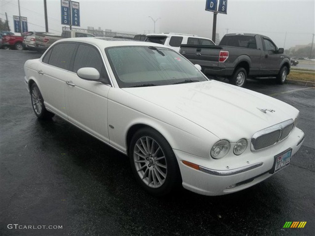 White Onyx Jaguar XJ