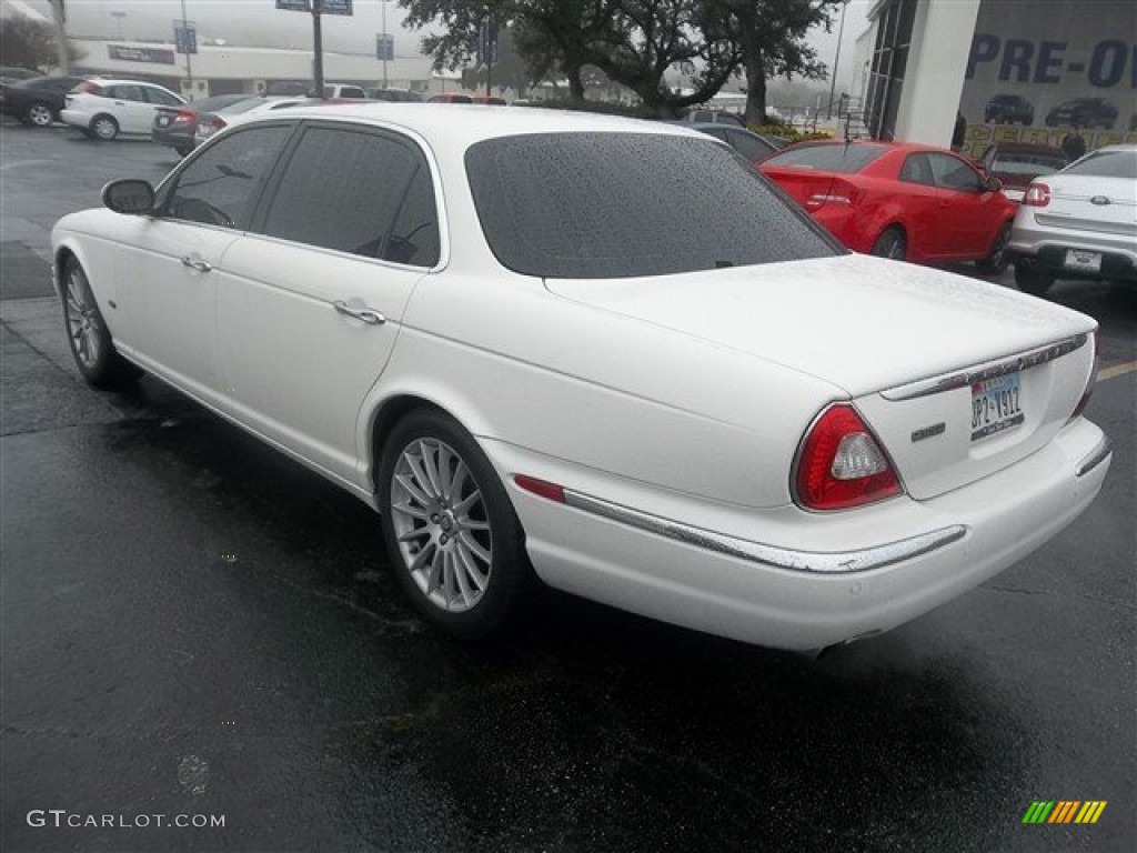 2006 XJ XJ8 L - White Onyx / Barley photo #5