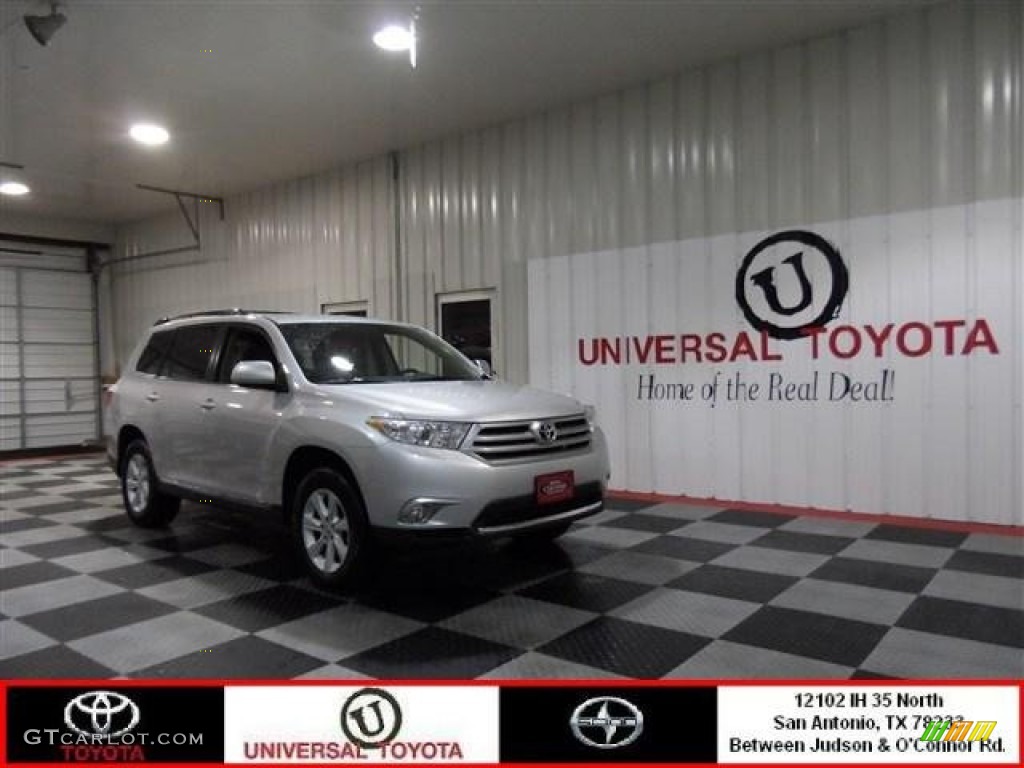 Classic Silver Metallic Toyota Highlander