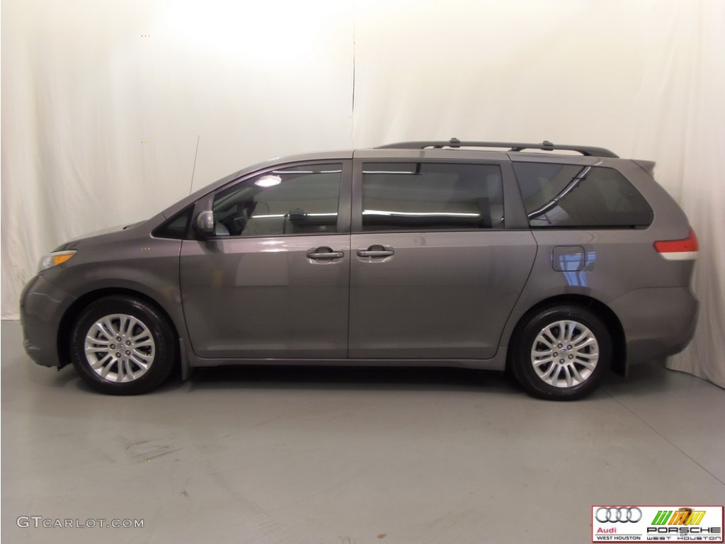 2011 Sienna XLE - Predawn Gray Mica / Light Gray photo #3