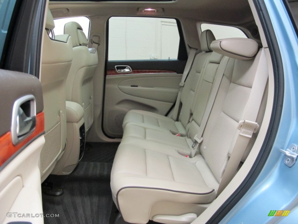2012 Jeep Grand Cherokee Overland 4x4 Rear Seat Photo #75351576