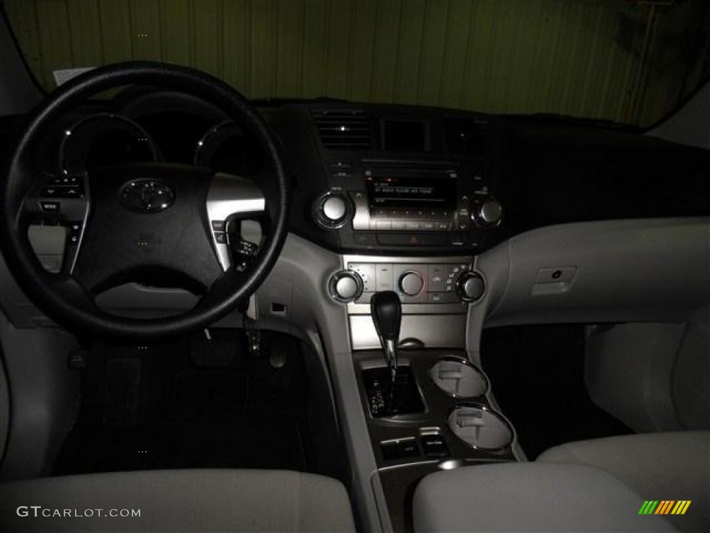 2012 Highlander V6 - Classic Silver Metallic / Ash photo #13